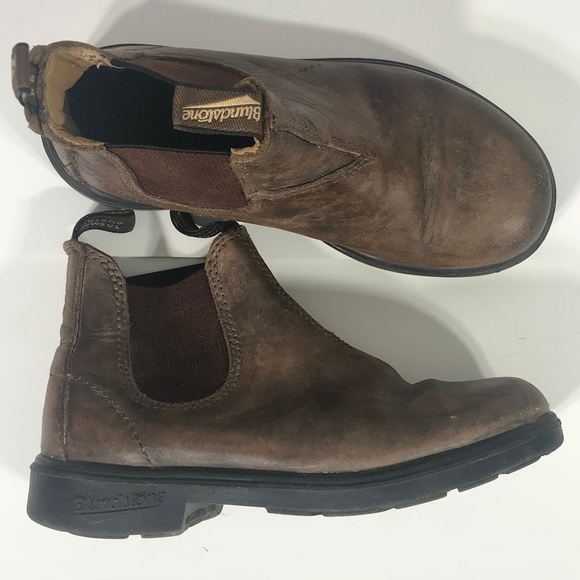 boys blundstone boots